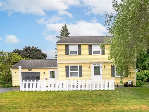 69 Seaford Dr, Irondequoit, NY 14617