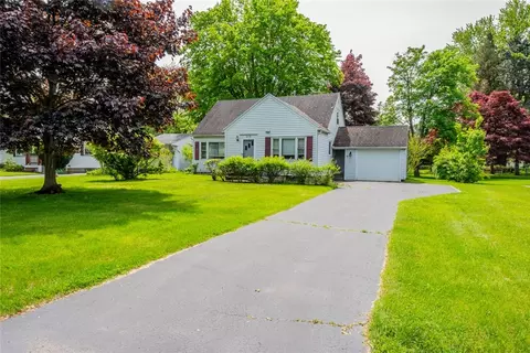 479 Hollywood Blvd, Webster, NY 14580