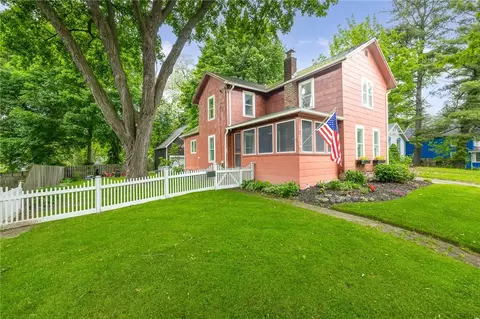 11 Washington Rd, Pittsford, NY 14534