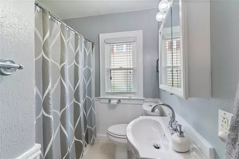 Bath - 188 Pemberton Rd, Irondequoit, NY 14622 photo 1 of 2