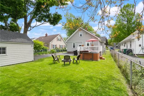 Exterior - 188 Pemberton Rd, Irondequoit, NY 14622 photo 5 of 9
