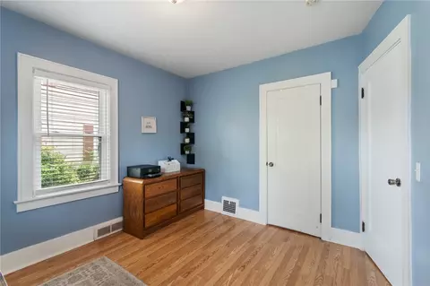 Bedroom - 188 Pemberton Rd, Irondequoit, NY 14622 photo 3 of 5