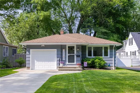 908 Winona Blvd, Irondequoit, NY 14617