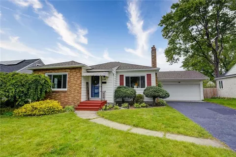 530 Barry Rd, Irondequoit, NY 14617