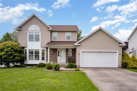 65 Geraldine Pkwy, Gates, NY 14624