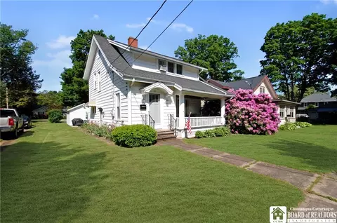 24 Pleasant Ave, Westfield, NY 14787