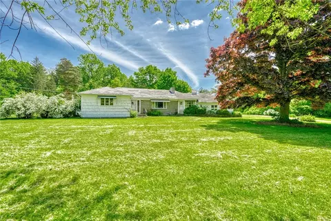 492 Drumm Rd, Webster, NY 14580