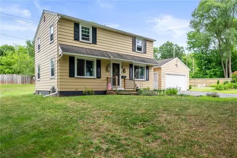 8 Dayne St, Irondequoit, NY 14622