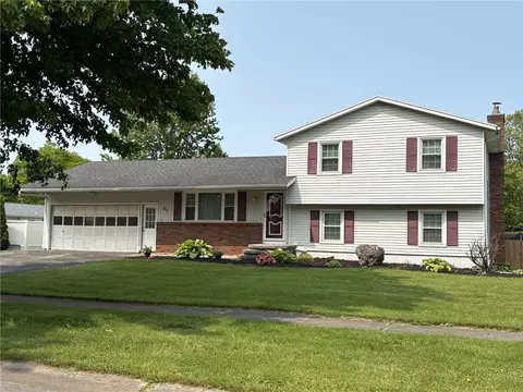 67 Riviera Dr, Gates, NY 14624