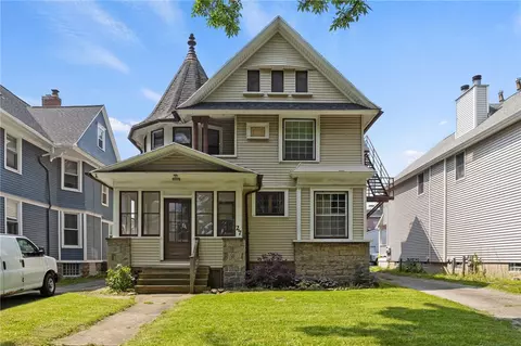 27 Birch Cres, Rochester, NY 14607