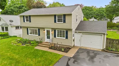 193 Floral Dr, Irondequoit, NY 14617
