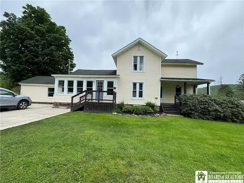 4712 Raecher Rd, Great Valley, NY 14741