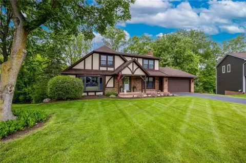32 Black Mallard Cir, Perinton, NY 14450