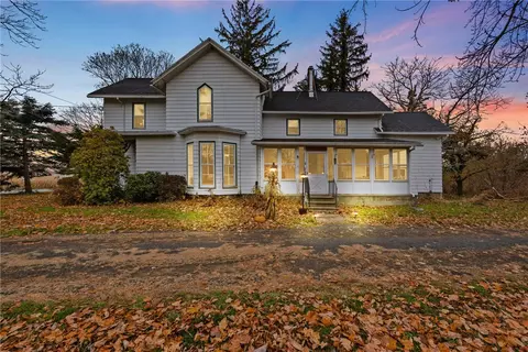524 Parma Center Rd, Parma, NY 14468