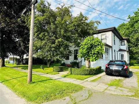 94 N Division St, Auburn, NY 13021