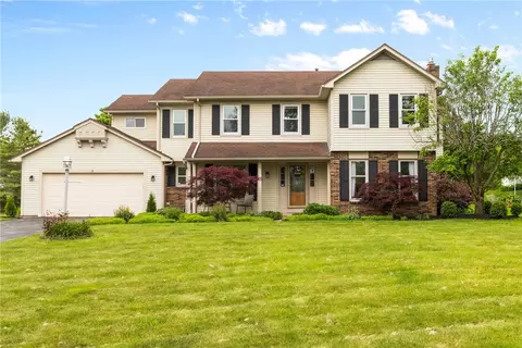 25 Saddle Brk, Pittsford, NY 14534