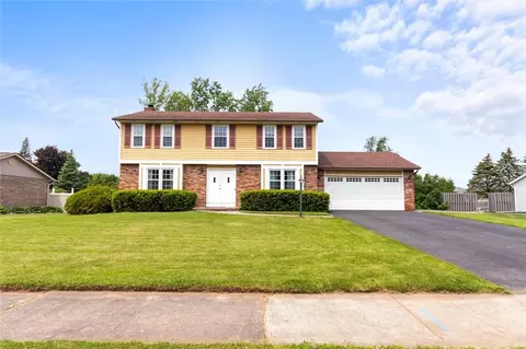 60 Hillbridge Dr, Greece, NY 14612