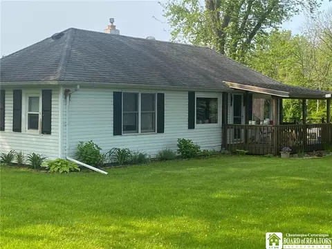 6607 Lake Dr, Portland, NY 14769