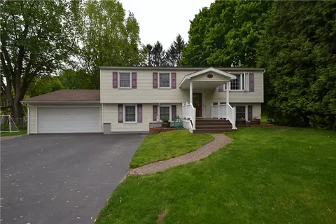 2314 Vandy Dr, Palmyra, NY 14522