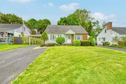 261 Hager Rd, Greece, NY 14616