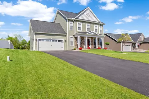 614 Autumn Breeze Ln, Ontario, NY 14519