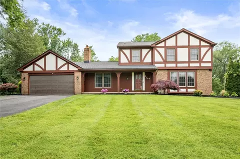 318 Applewood Dr, Greece, NY 14612