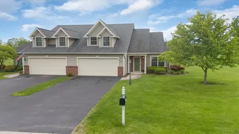 14 Cloister Ln, Webster, NY 14580