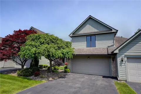 26 Wood Run Cmns, Greece, NY 14612