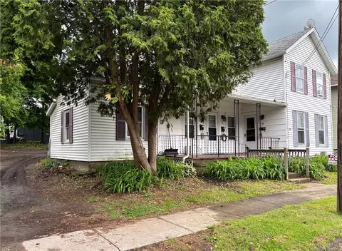 70 Spring St, Sweden, NY 14420