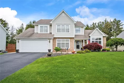 36 Forest Glen Dr, Greece, NY 14612