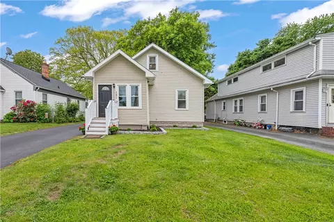131 Pomona Dr, Greece, NY 14616