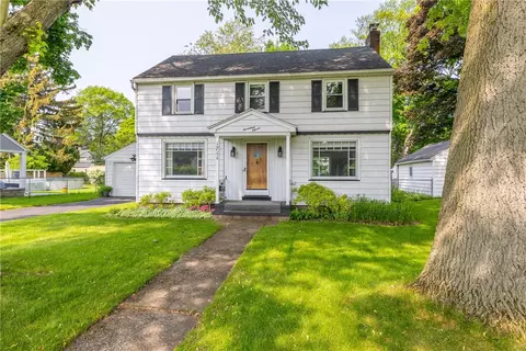 1711 N Winton Rd, Irondequoit, NY 14609