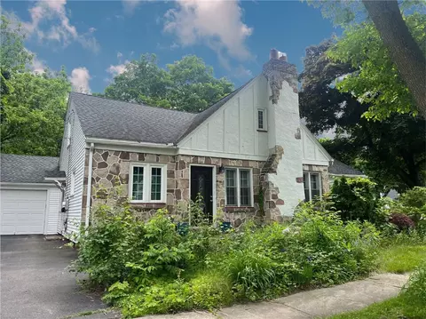 80 Rutledge Dr, Rochester, NY 14621