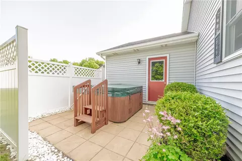 920 Limpet Dr, Webster, NY 14580 photo 24