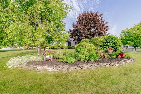 920 Limpet Dr, Webster, NY 14580 photo 5