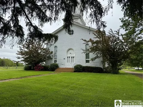 540 W Creek Rd, Owego, NY 13827