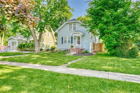 42 Worcester Rd, Greece, NY 14616