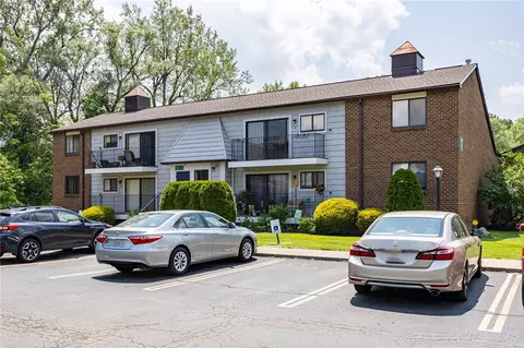 26 Great Wood Ct # -8, Perinton, NY 14450