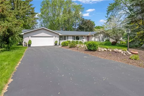 6 Keystone Ct, Sweden, NY 14420