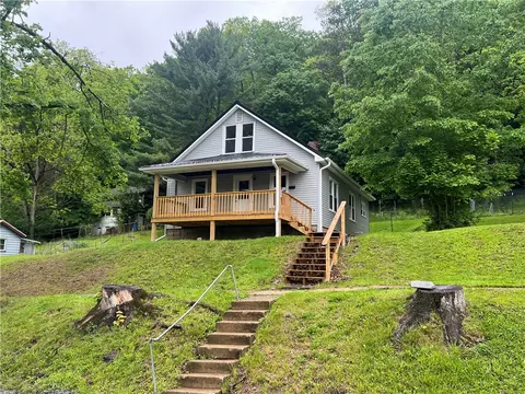 106 W 7th St, Emporium, PA 15834