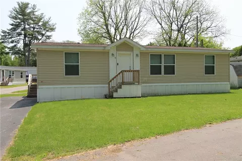 11 Bittersweet Dr, Rochester, NY 14625