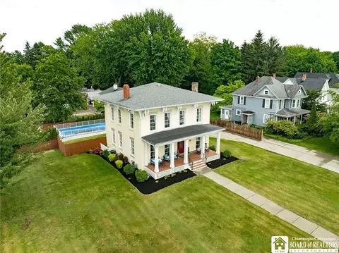 123 Central Ave, Pomfret, NY 14063