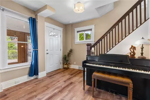 24 Spencer Rd, Irondequoit, NY 14609 photo 8