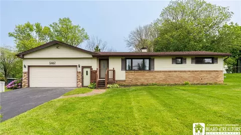 5467 Sterling Rd, Hamburg, NY 14075