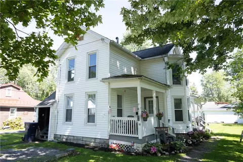 12 Van Cleef St, Seneca Falls, NY 13148