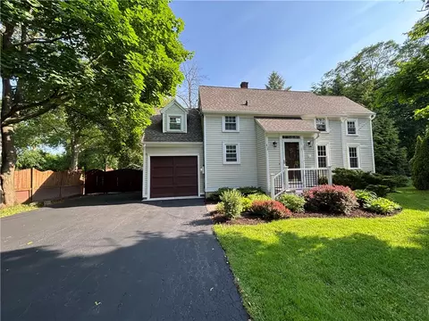 812 Winifred Dr, Webster, NY 14580