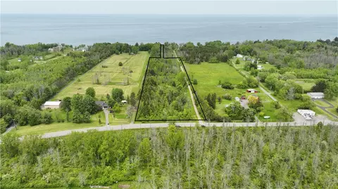 95 Lake Rd, Ontario, NY 14519