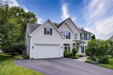 74 Chadwick Mnr, Perinton, NY 14450