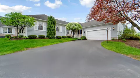 46 Stonington Dr, Pittsford, NY 14534