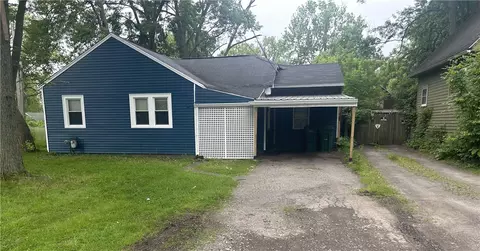 31 Riverside Dr, Rochester, NY 14623
